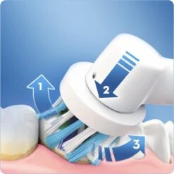 Oral B Oral-B Pro 2 2700 CrossAction - Elektrische Tandenborstel - Blauw, Wit -Verzorgings Producten Winkel 1200x1200 1388
