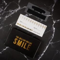 The Million Dollar Smile® - Teeth Whitening Strips - Crest Whitestrips -Tandenbleken - 28 Bleekstrips - 14 Behandelingen - Professionele Tandenbleek Strips - Tandenblekers - Wittere Tanden - Zonder Peroxide - Tanden Bleken - -Verzorgings Producten Winkel 1200x1200 1507