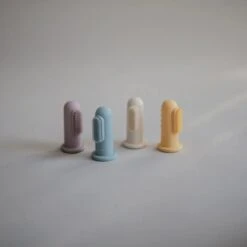 Mushie Finger Toothbrush Clay/Sand - Vingertandenborstel Baby - 2 Stuks Per Verpakking - Tandenborstel Siliconen -Verzorgings Producten Winkel 1200x1200 1751