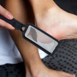 Christian Deluxe® - Professionele Voetvijl - Voetvijl Eelt - Professionele Eeltrasp - Eeltvijl - Professionele Callus Remover 11 Christian Deluxe® - Professionele Voetvijl - Voetvijl Eelt - Professionele Eeltrasp - Eeltvijl - Professionele Callus Remover -Verzorgings Producten Winkel 1200x1200 216