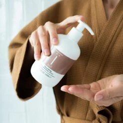 Naïf Verzorgende Handlotion – Plasticvrij – Handverzorging - 340ml - Met Natuurlijke Ingrediënten -Verzorgings Producten Winkel 1200x1200 296