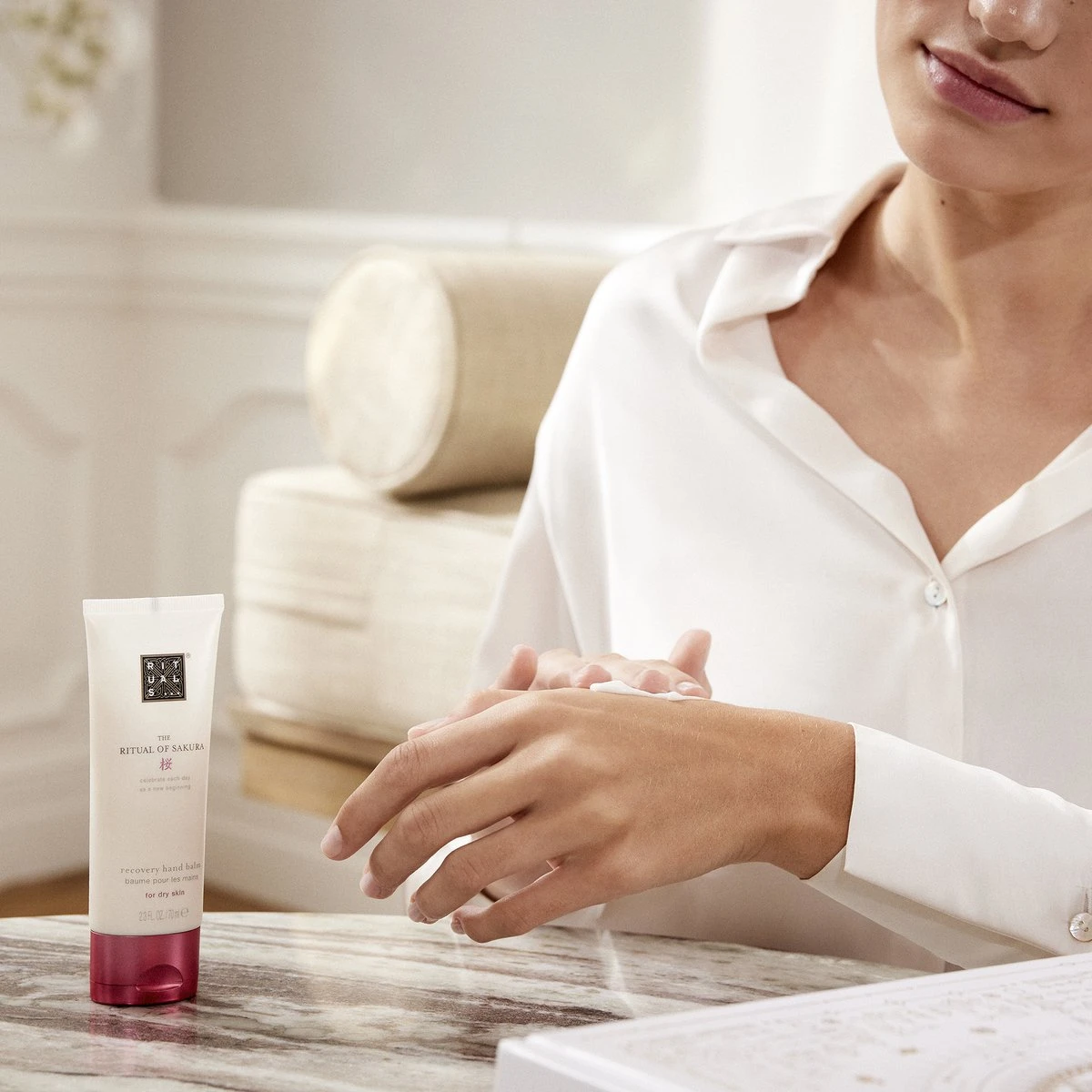 RITUALS The Ritual Of Sakura Recovery Hand Balm - 70 Ml 2 RITUALS The Ritual Of Sakura Recovery Hand Balm - 70 Ml - Afbeelding 2