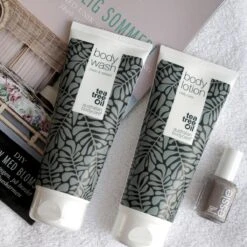 Australian Bodycare Body Lotion 200 Ml - Bodylotion Met Tea Tree Olie Verzorgt En Voorkomt Een Onzuivere En Droge Huid - Vermindert Vlekjes, Puistjes, Jeuk, Jeugdpuistjes, Lichaamsgeurtjes & Zweetvoeten - Geschikt Voor Vrouwen & Mannen -Verzorgings Producten Winkel 1200x1200 620