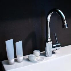 Qpacks - 8-delige Reisflesjes Set Transparant - Vliegtuig Handbagage - Navulbare Reis 100ML Flacons - Incl. Potjes & Etui -Travel - Reisaccessoires -Verzorgings Producten Winkel 1200x1200 951