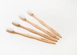Bamboe Tandenborstel By Olive 4 St. Genummerd 100% Moso Bamboo -Verzorgings Producten Winkel 1200x866 2